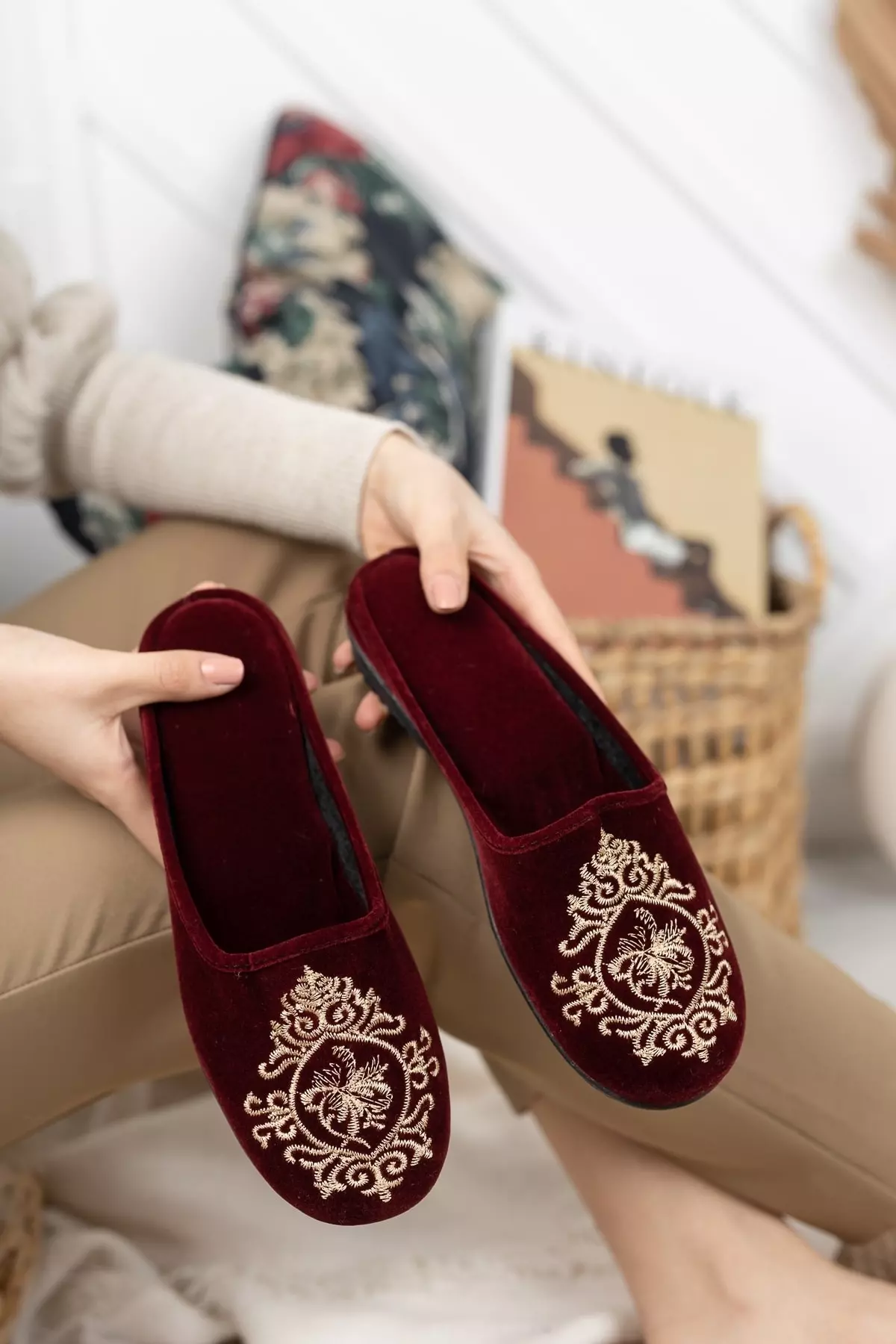 Bordeaux Tile Women's Indoor Slippers Soft Comfortable Slipper with Closed Toe for Winter, Bridal Trousseau Slipper