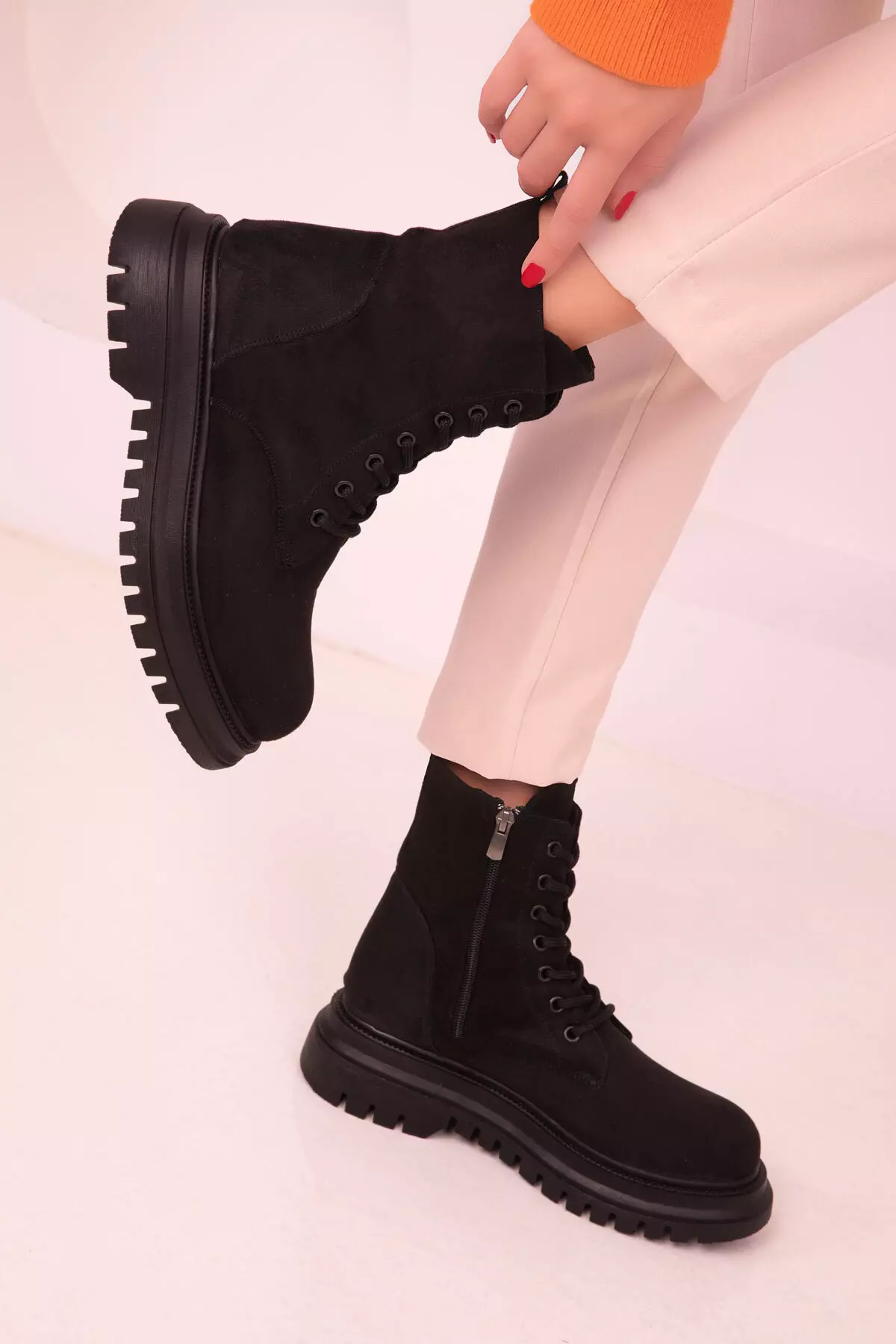 Black Leather Women's Boot & Bootie 17440