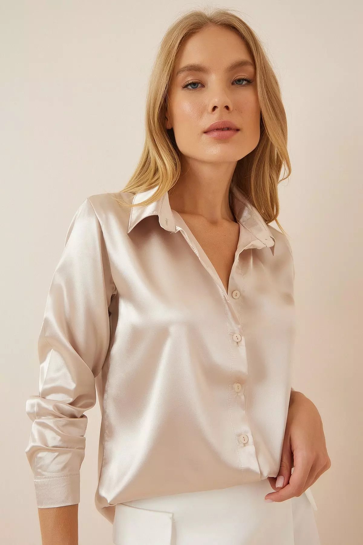 Women Cream Lightly Draped Satin Surface Shirt DD00990