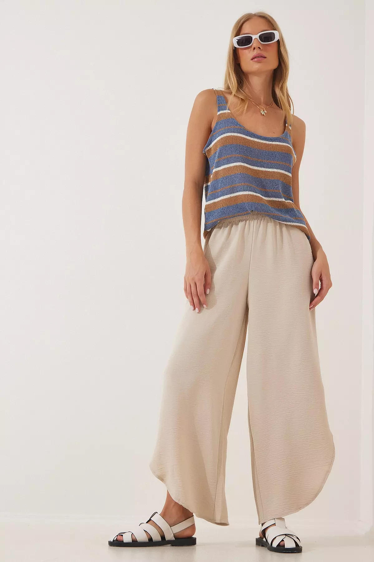 Women Cream Side Split Ayrobin Trousers DE00001