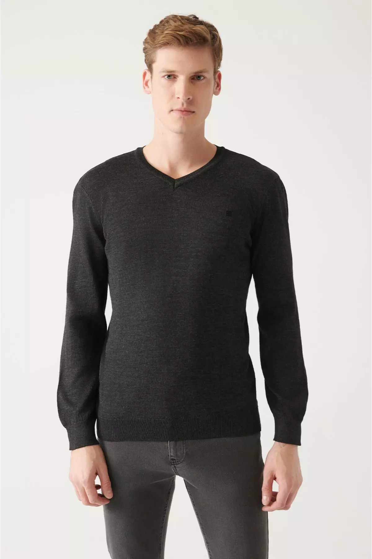 Men's Anthracite V-neck Wool Blend Sweater E005016