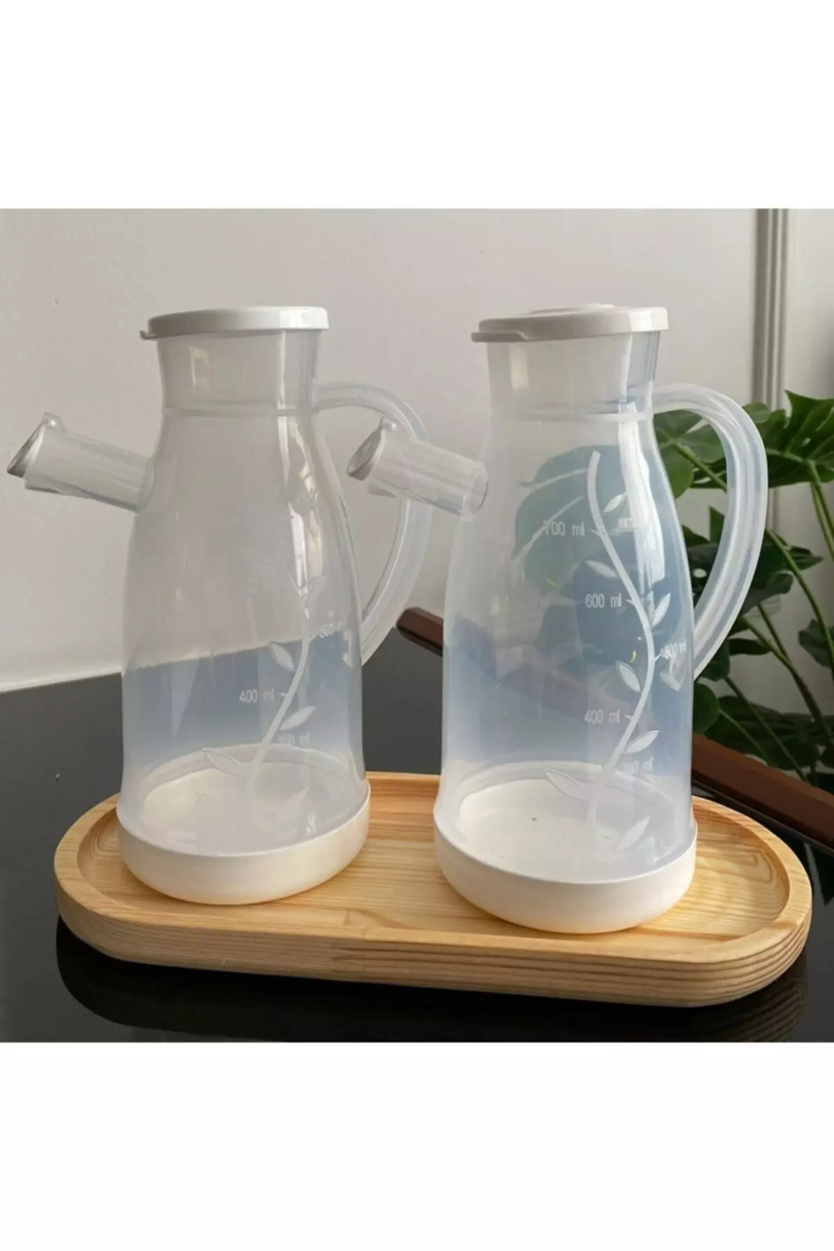 Wooden Stand 2-piece 700 ml Drip-free Feature Oil Set
