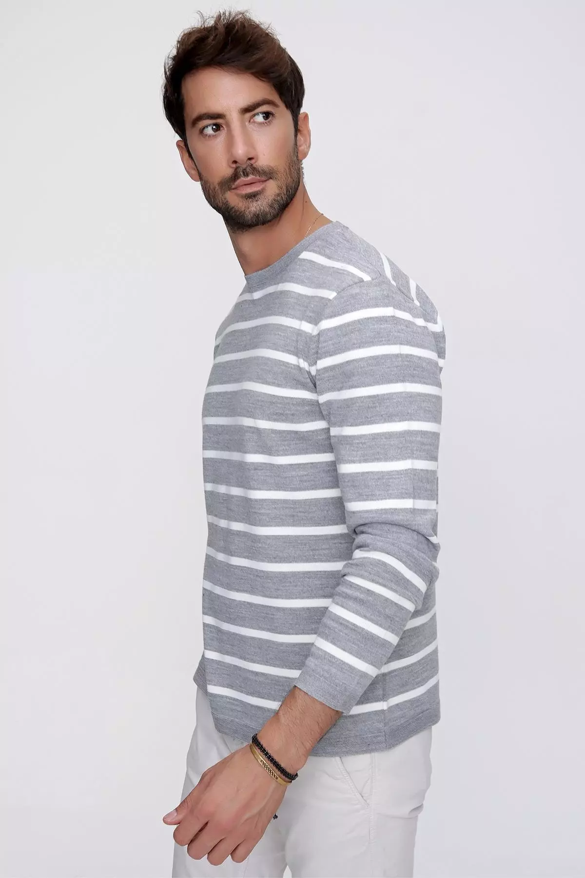 Men's Gray Bicycle Collar Striped Casual Sweater 22wm101