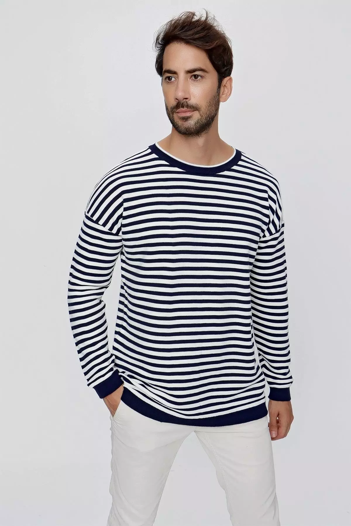 Men's Bicycle Neck Striped Ripped Oversized Sweater Navy-ecru 23w206