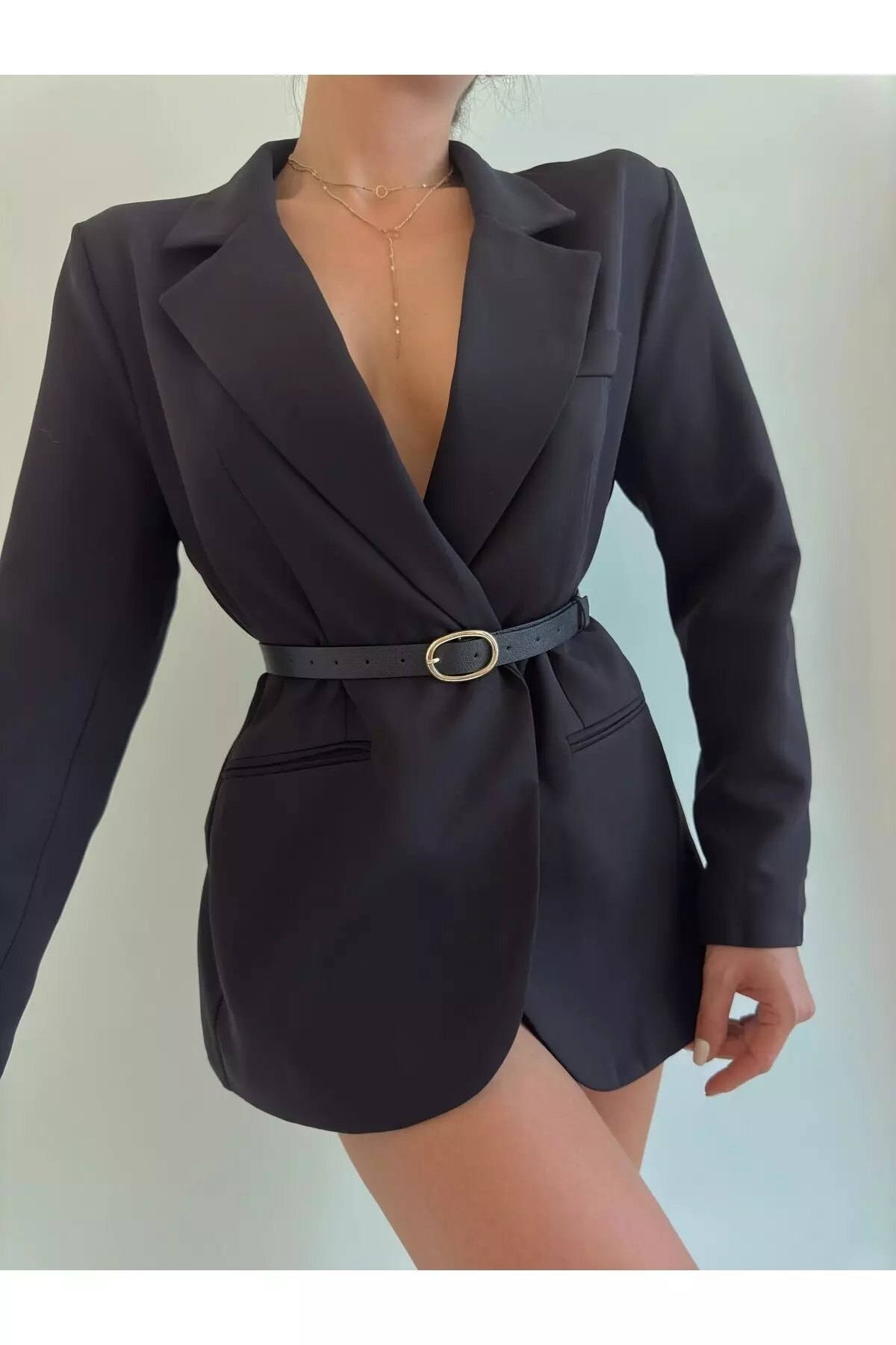 Woman's Belt with Oval Buckle