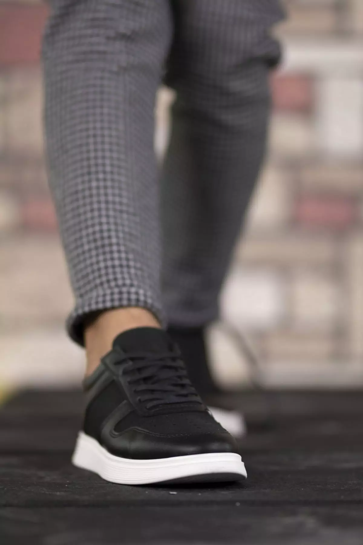 Black White Unisex Sneaker 0012219