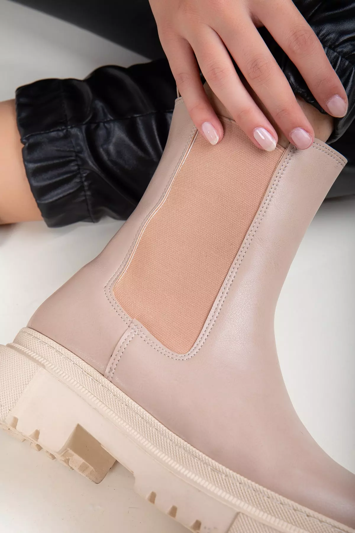 D1850 Women's Side Elastic Orthopedic Boot & Bootie