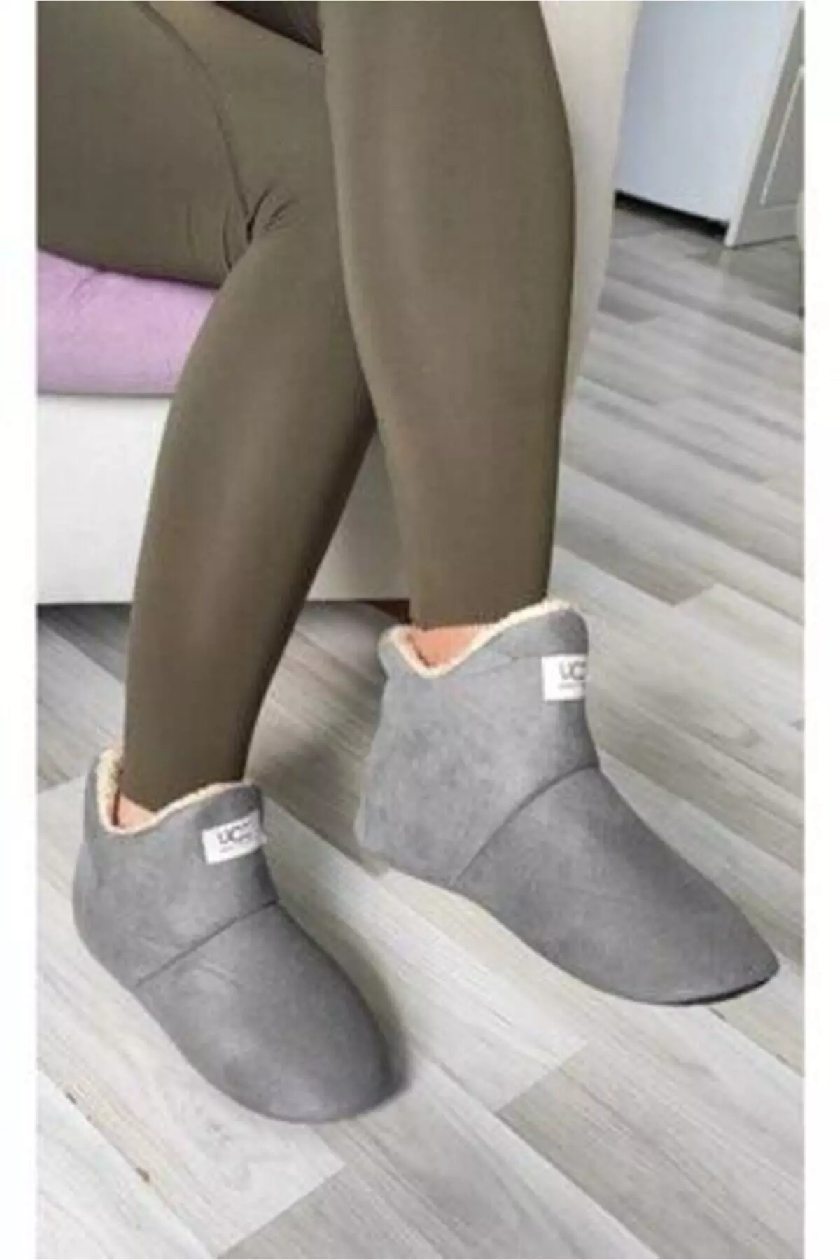 Comfortable Base Gray House Slipper