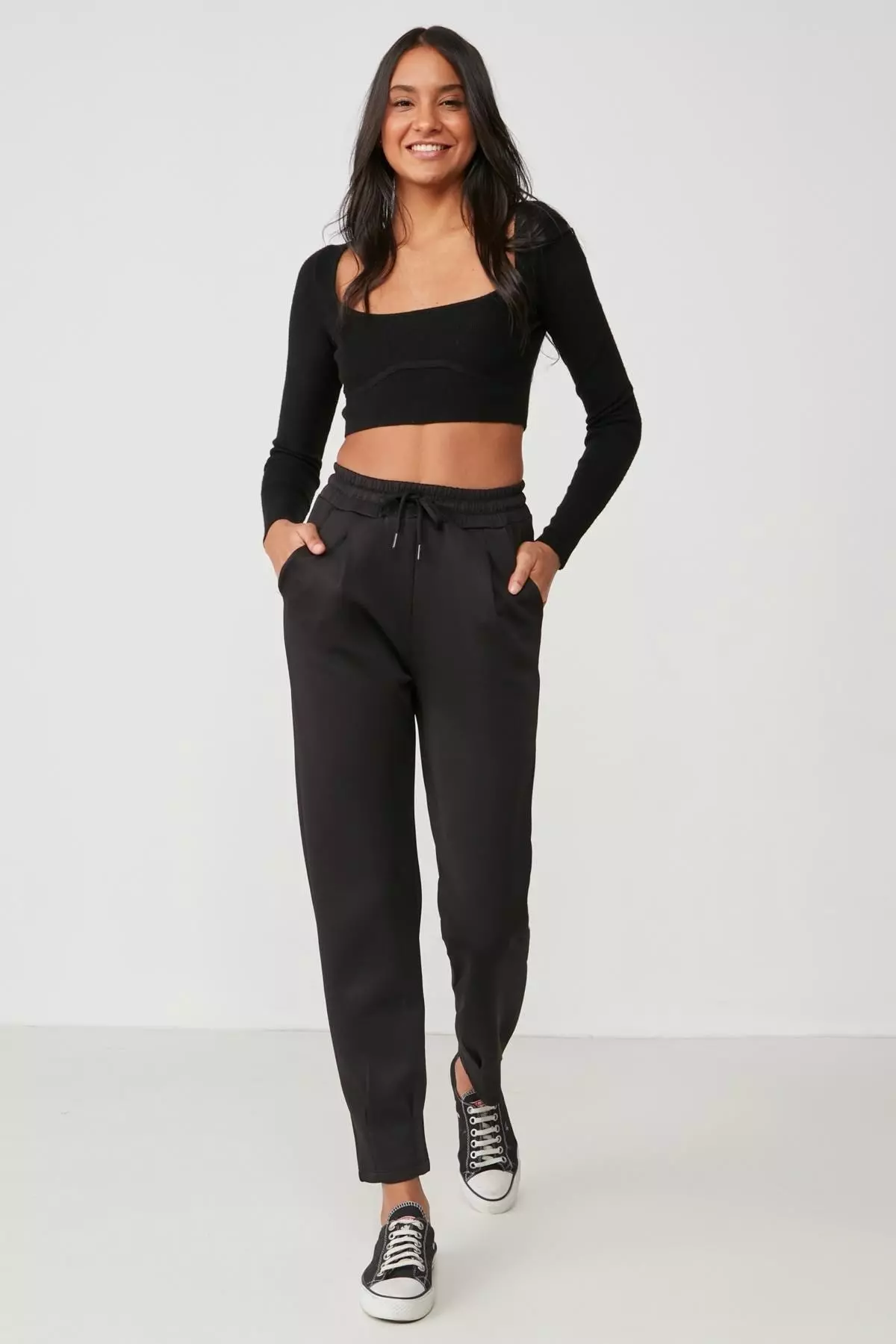 Black Pleated Waist and Hem Sweatpants 810