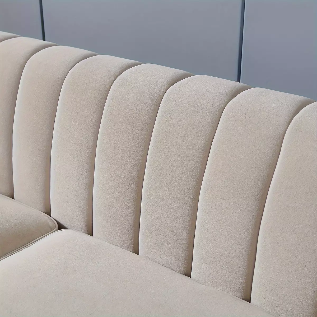 1pc 83.86" 3 Seaters Luxurious Velvet Upholstered Modern Couch,Mid-century Modern Elegant Comfort Sofa with Stainless Steel Sofa Legs,Suitable for Bedroom,Living room,Apartment,Playroom,Office (Beige)