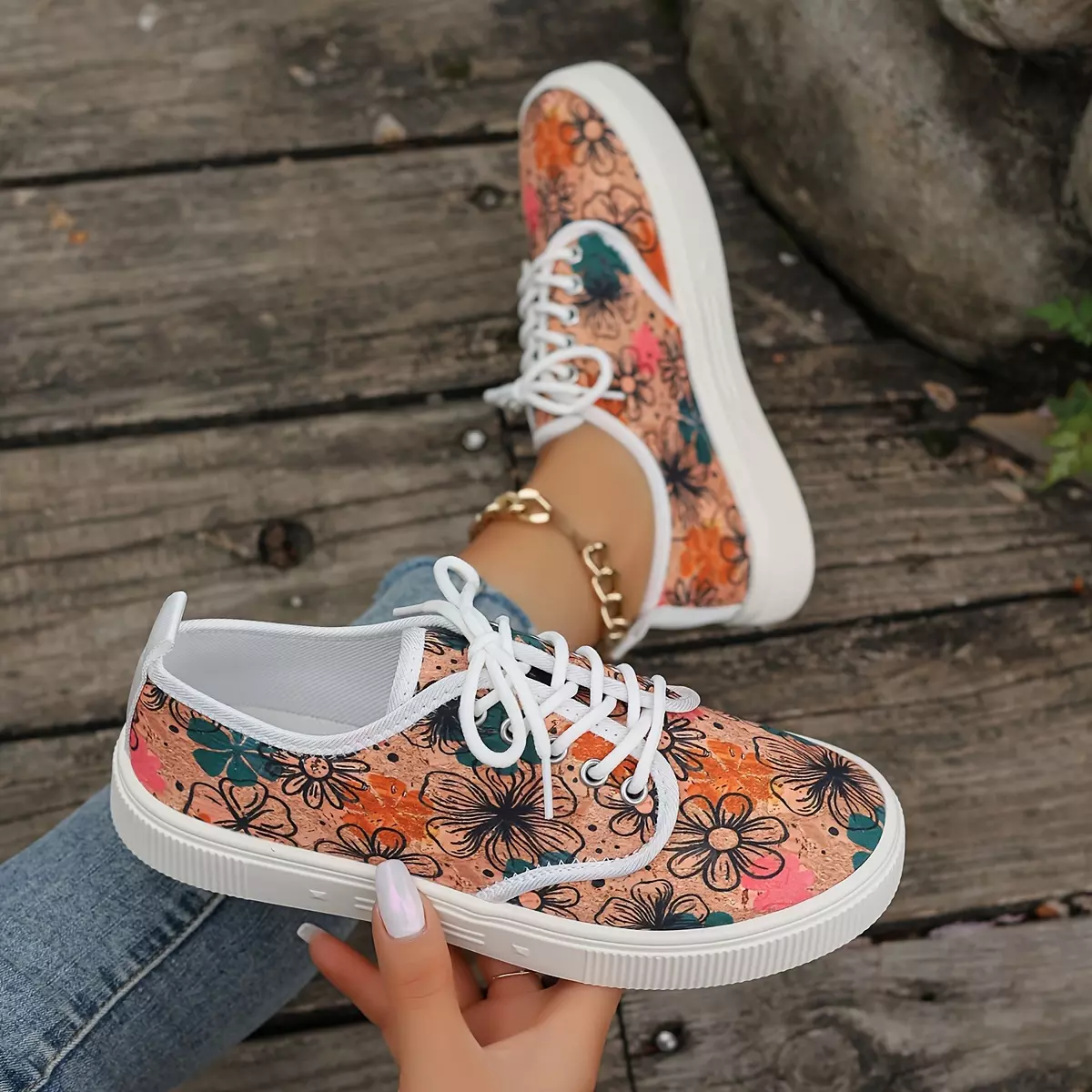 Women's Retro Flower Pattern Canvas Shoes, Casual Lace Up Outdoor Shoes, Comfortable Low Top Sneakers-Dark Red